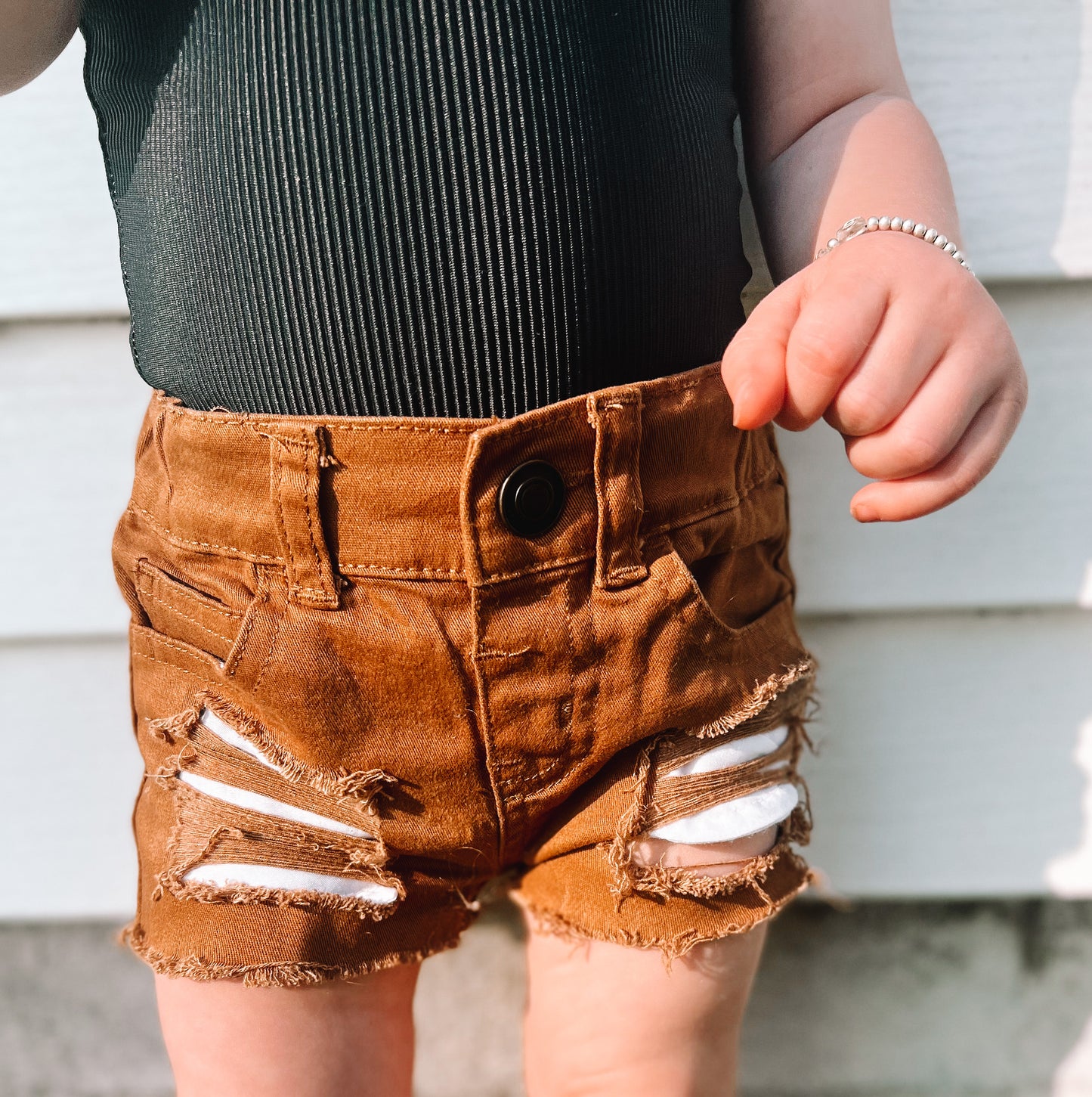 Tuck’s Khaki Shorts (Boys & Girls)